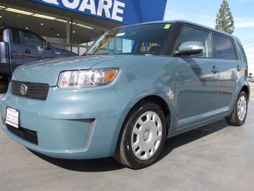 Scion xB 2008 photo 1
