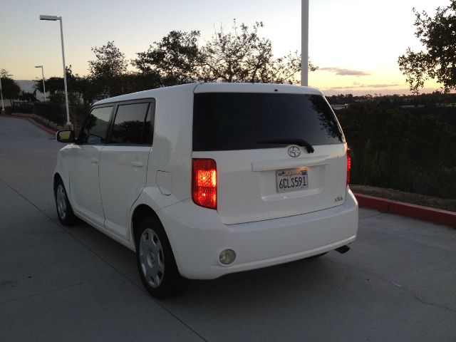 Scion xB 2008 photo 3