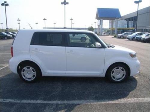 Scion xB 2008 photo 2