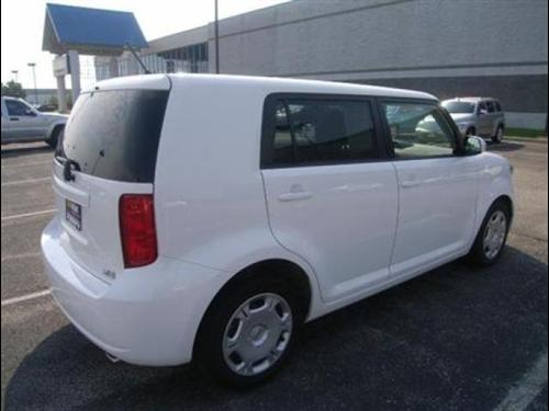 Scion xB 2008 photo 3