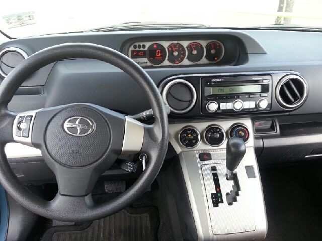 Scion xB 2008 photo 3