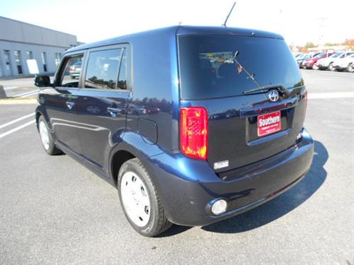 Scion xB 2008 photo 3