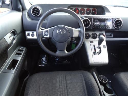 Scion xB 2008 photo 2