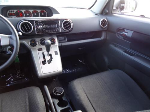 Scion xB 2008 photo 4