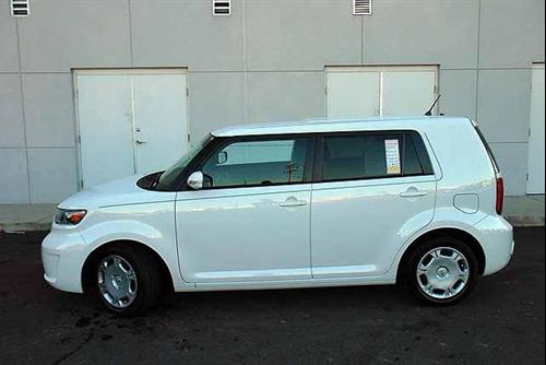 Scion xB 2008 photo 1