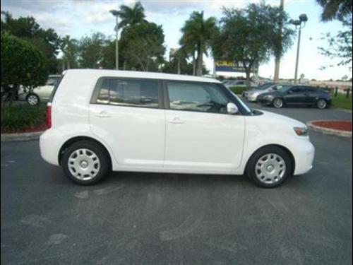 Scion xB 2008 photo 1