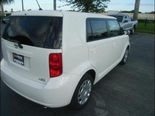 Scion xB 2008 photo 2