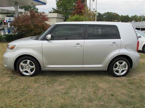 Scion xB 2008 photo 2