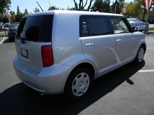 Scion xB 2008 photo 2
