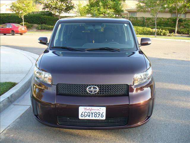 Scion xB 2009 photo 1