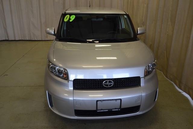 Scion xB 2009 photo 2