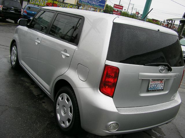 Scion xB 2009 photo 1