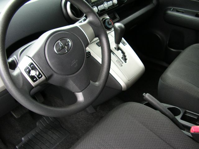 Scion xB 2009 photo 2