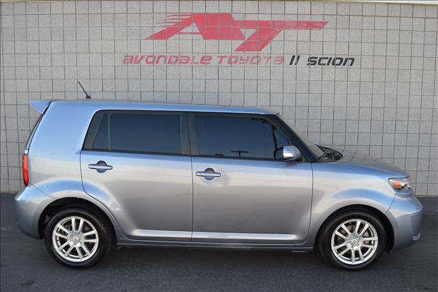 Scion xB 2009 photo 1