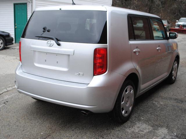 Scion xB 2009 photo 3