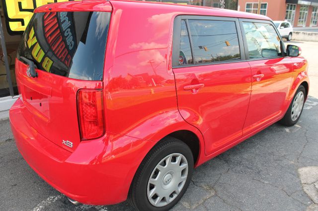 Scion xB 2009 photo 2