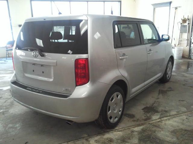 Scion xB 2009 photo 2