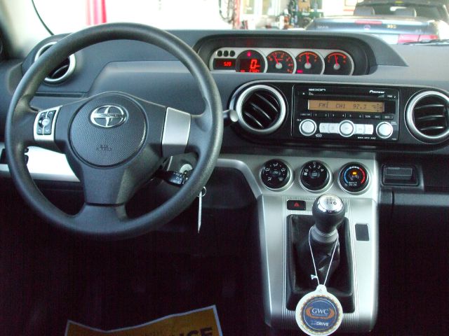 Scion xB 2009 photo 10