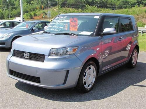 Scion xB 2010 photo 1