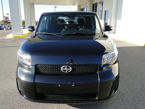 Scion xB 2010 photo 3
