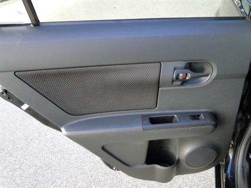 Scion xB 2010 photo 4