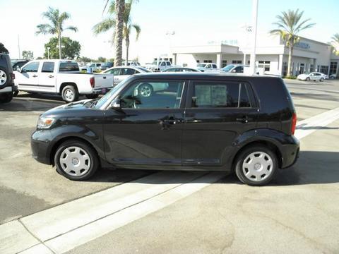 Scion xB 2010 photo 2