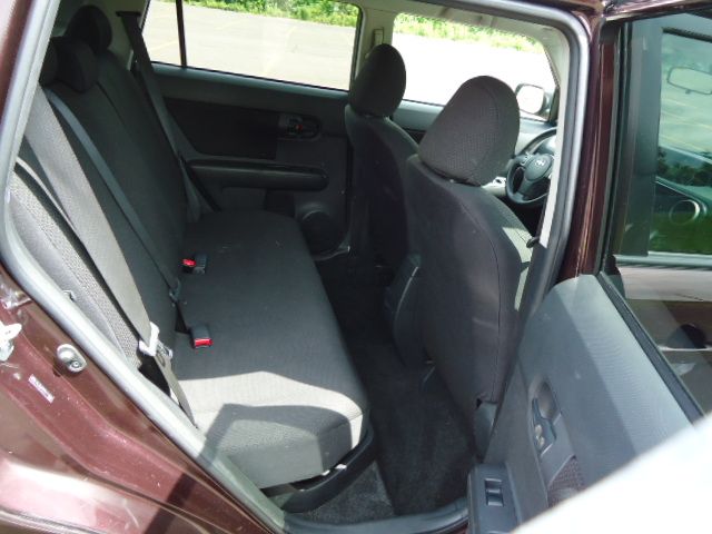 Scion xB 2010 photo 4