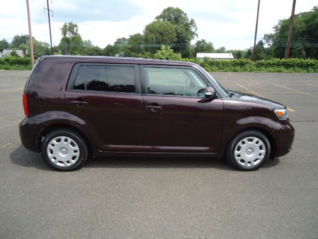 Scion xB 2010 photo 8