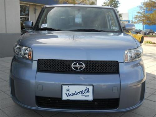 Scion xB 2010 photo 1