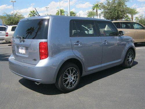 Scion xB 2010 photo 3