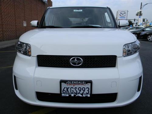 Scion xB 2010 photo 1