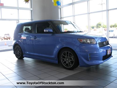 Scion xB 2010 photo 1