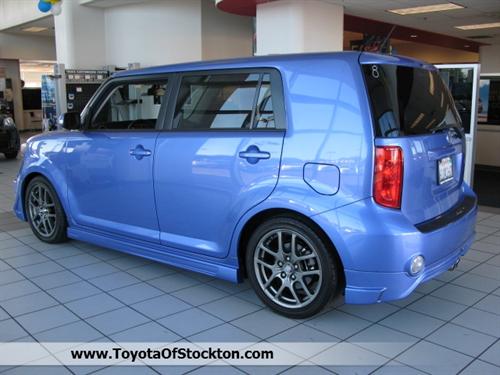 Scion xB 2010 photo 4