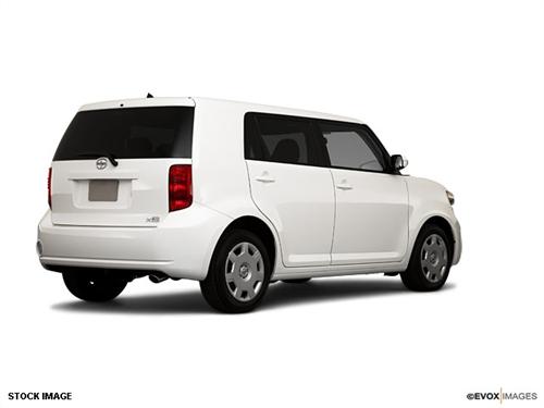 Scion xB 2010 photo 3