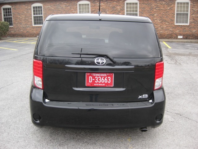 Scion xB Base SUV