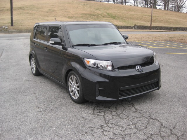 Scion xB 2011 photo 3