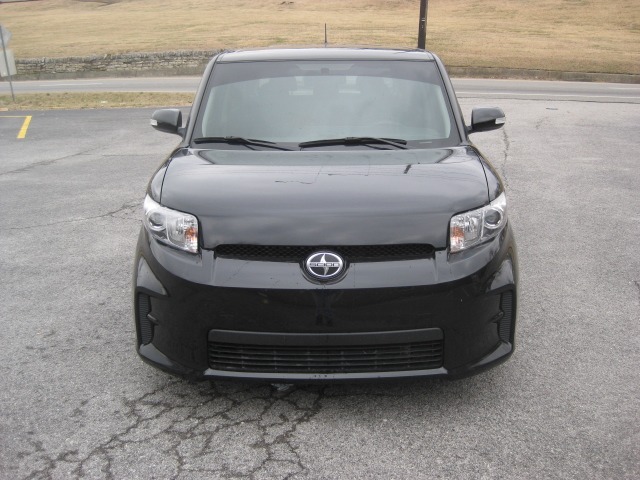 Scion xB 2011 photo 4