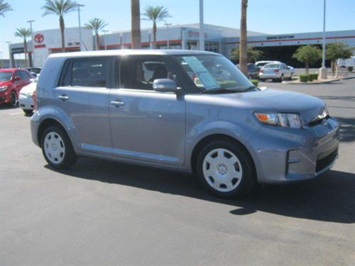 Scion xB 2011 photo 5