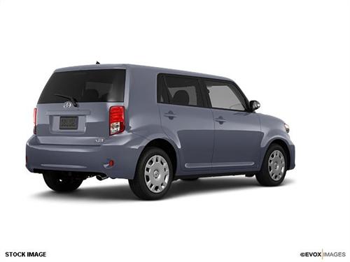 Scion xB 2011 photo 1