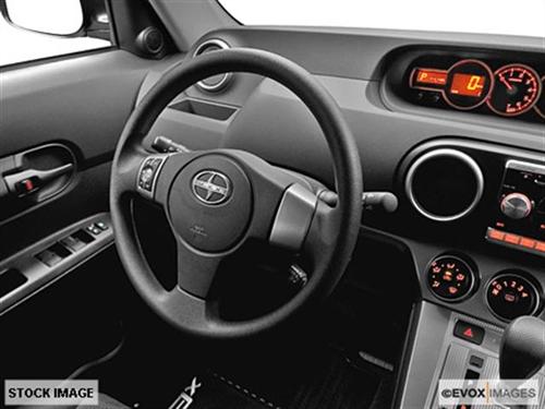 Scion xB 2011 photo 3