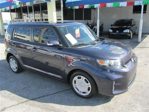 Scion xB 2011 photo 5