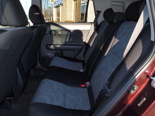 Scion xB 2011 photo 5