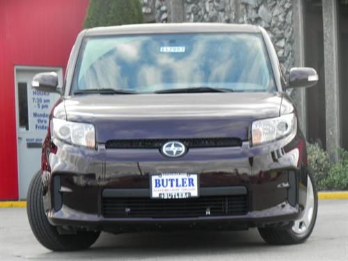 Scion xB 2011 photo 1