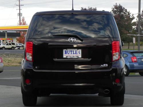 Scion xB 2011 photo 3