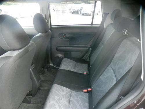 Scion xB 2011 photo 5