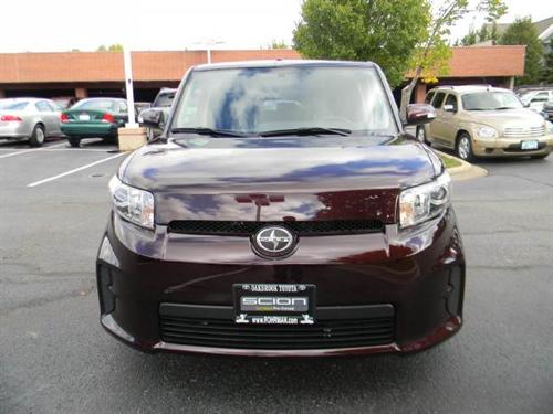 Scion xB 2011 photo 2