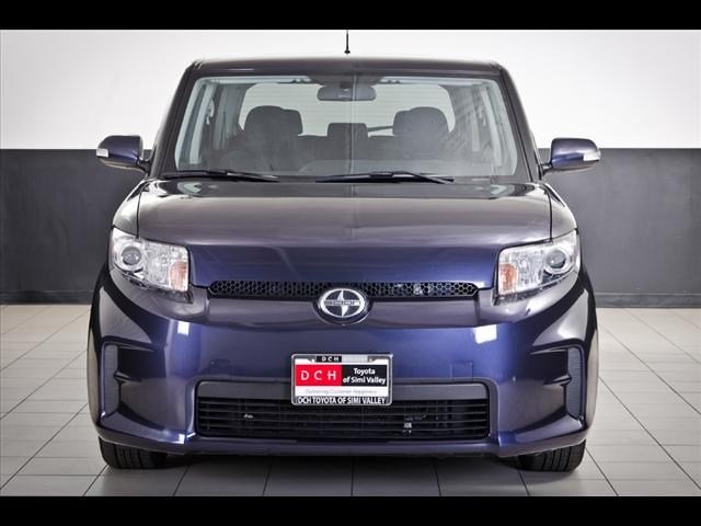 Scion xB 2012 photo 1