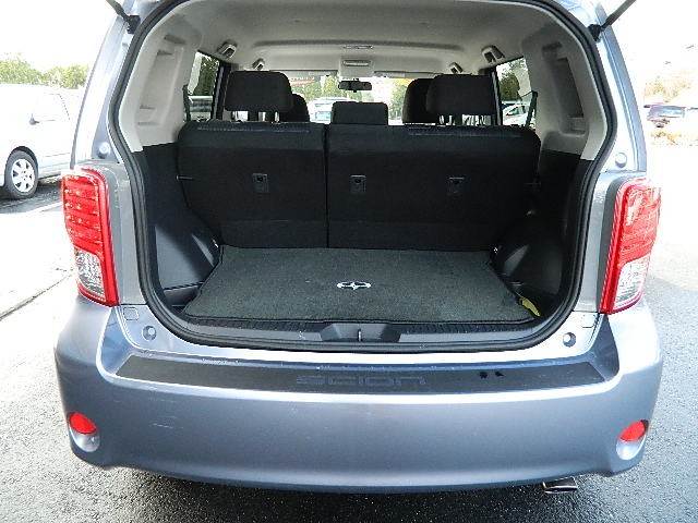 Scion xB 2012 photo 4