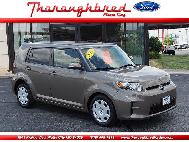 Scion xB 2012 photo 4