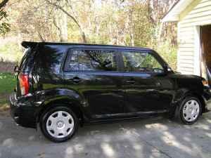 Scion xB 2012 photo 1